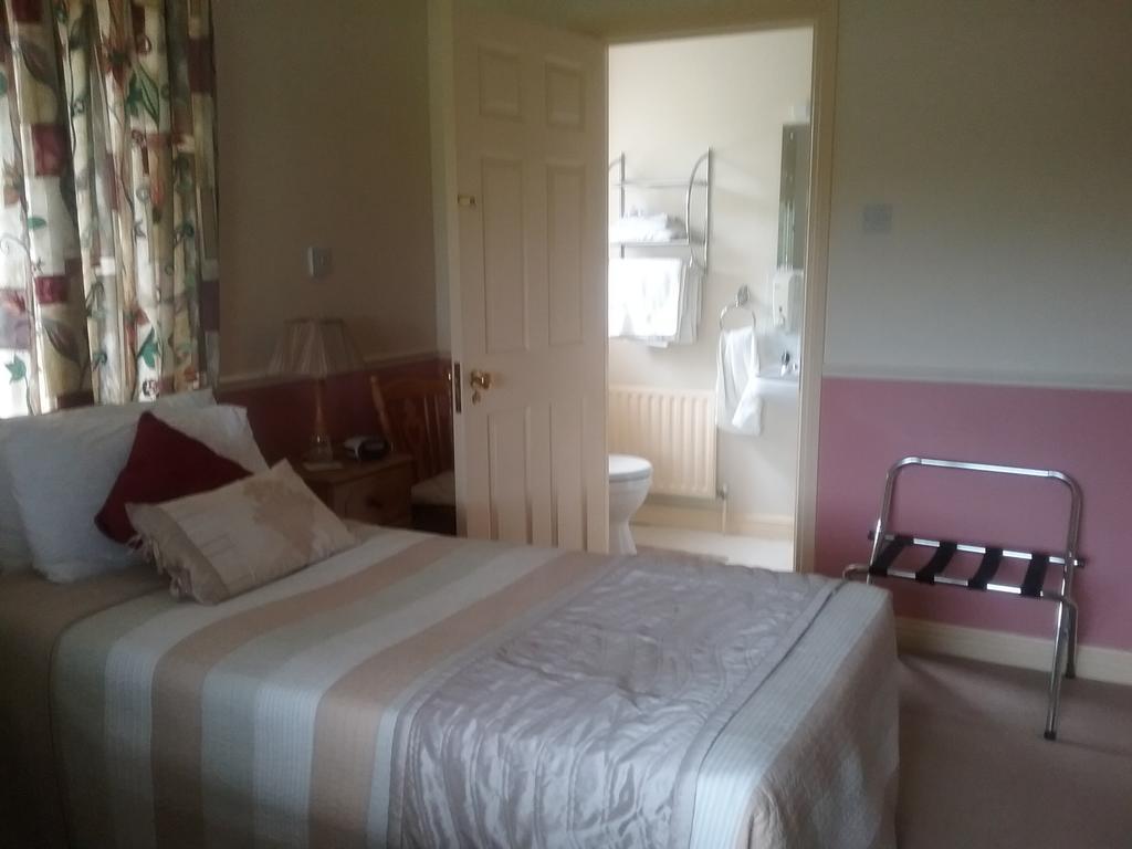 Rocksberry Bed & Breakfast Castlebar Extérieur photo
